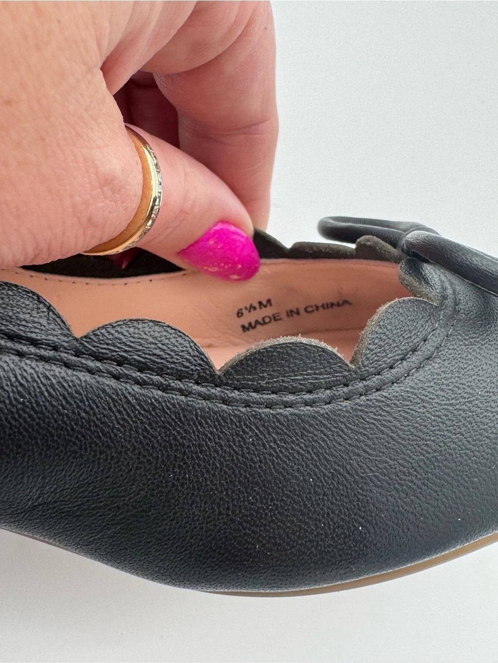 Kate Spade New York Yasmin Scalloped Block Heel Pumps Black Leather Size 6.5